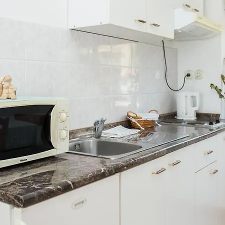 Apartment Mirna Center &