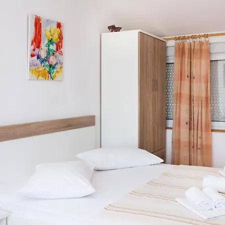 Mirna Center & Apartment *
