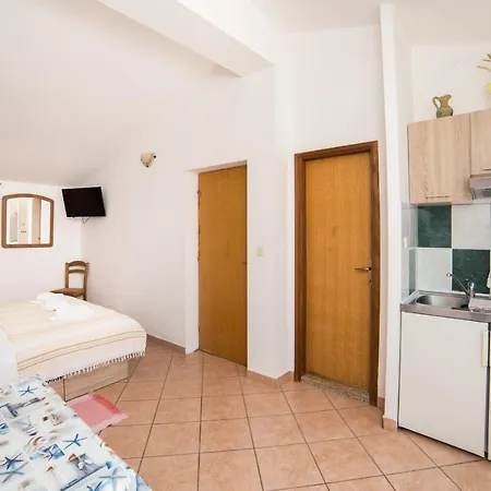 Apartment Mirna Center & Gradac (Split-Dalmatia)