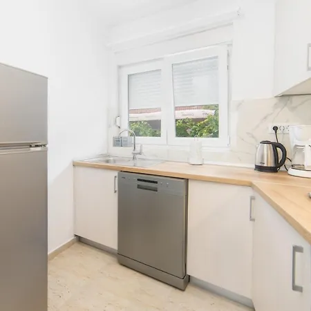 Mirna Center & Apartment Gradac (Split-Dalmatia)