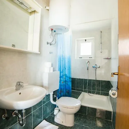 Apartment Mirna Center & *