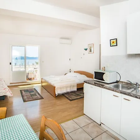 Mirna Center & * Gradac (Split-Dalmatia)